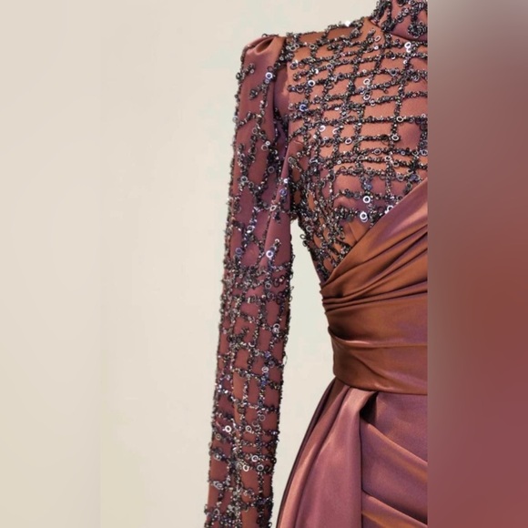 Selling it because I don’t wear it anymore and It’s kind of brand new - Picture 3 of 5